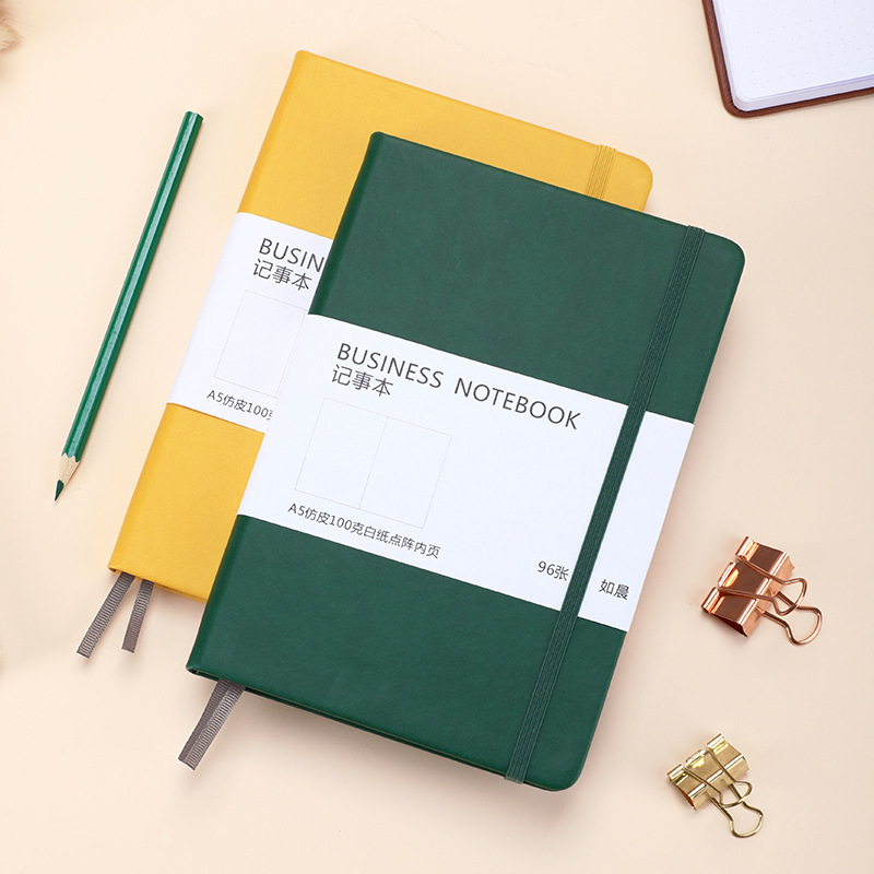 Notebook Dotted A5 - دفتر ملاحظات بغلاف صلب مقاس A5