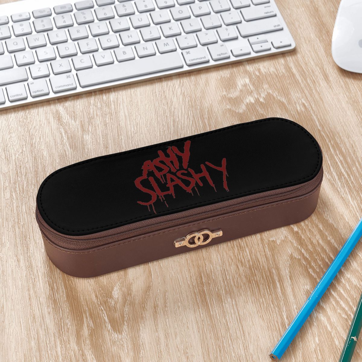 Office Supply Vs Stationery - حافظة أقلام جلدية بتصميم Ash Vs