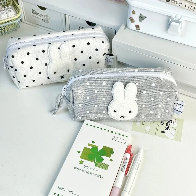 حافظة أقلام بتصميم أرنب ميفي ل - مراجعة Pencil Case Large وسعره