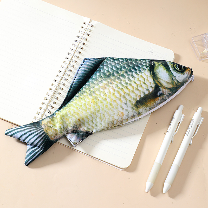 حافظة أقلام على شكل سمكة كارب  - مراجعة Ideal Stationery & Office Supply وسعره